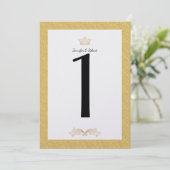 Elegante Gold Monogram Wedding Tischnummer (Stehend Vorderseite)