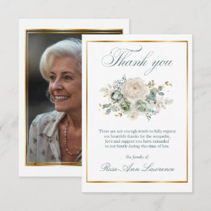 Elegante Gold- & Salbeigrüne Blumen-Trauerfoto Dankeskarte