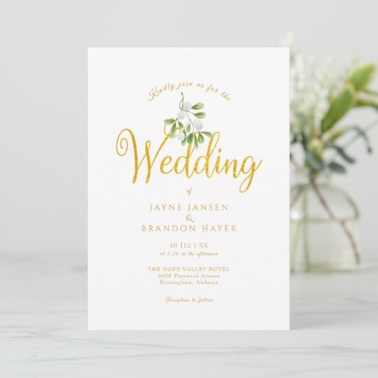 Elegante Gold Script Mistletoe Winter Wedding Einladung (Stehend Vorderseite)