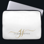 Elegante Gold Script Monogram Initials Minimalisti Laptopschutzhülle<br><div class="desc">Eine schicke,  moderne goldene schwarze Monogramm auf weiß,  mit einem dramatischen Skript mit Swashes und Ihrem vollen Namen in einem modernen Serifentyp,  post it notes. Einfache Eleganz. Schreib deine persönliche Note hinein.</div>