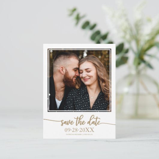 Elegante Gold Script Wedding Save the Date Foto Postkarte (Stehend Vorderseite)