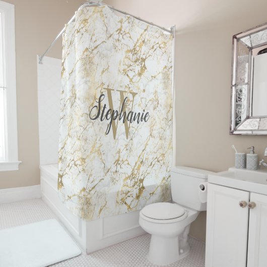 Elegante Gold White Marble Monogram Script Duschvorhang (Beispiel)