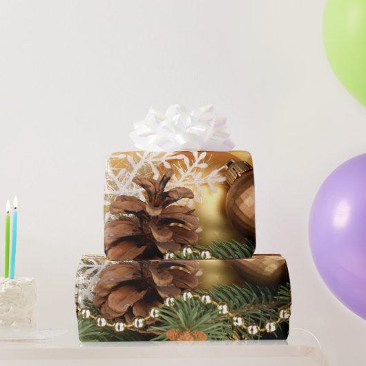 Elegante Goldbälle, Pinecones, Schneeflocke Geschenkpapier (Partygeschenke)