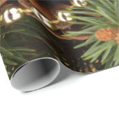 Elegante Goldbälle, Pinecones, Schneeflocke Geschenkpapier (Rolleneckpunkt)