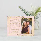 Elegante Goldcurls auf Rosa Foto Hochzeit Save The Date (Stehend Vorderseite)