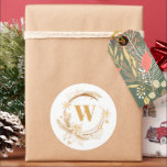 Elegante Golden Christmas Wreath Monogram Runder Aufkleber<br><div class="desc">Eleganter Festivals Traditioneller Goldener Weihnachtsschrei Monogram Klassischer Rundsticker</div>