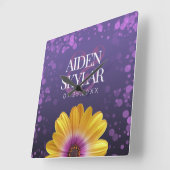 Elegante Golden Daisy mit Lila Glitzer Hochzeit Quadratische Wanduhr (Winkel)
