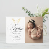 Elegante Golden Typografy Cross Baptisse Einladung (Stehend Vorderseite)