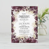 Elegante goldene Bordeauxfarbene Blumenhochzeit Einladung (Stehend Vorderseite)