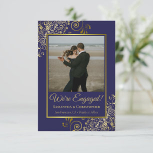 Elegante goldene Locken auf navyblauem Foto-Verlob Ankündigung