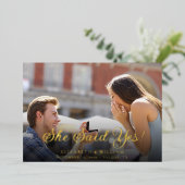 Elegante Goldfoil Sie sagte ja Save the Date Karte (Stehend vorne)