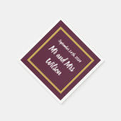 Elegante Goldkalligraphie auf Lila Cocktailserviet Serviette (Ecke)