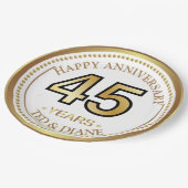 Elegante Goldpapierplatte mit bearbeitbarem Text Pappteller (Schrägansicht)