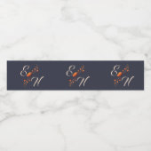 Elegante Gothic Floral Minimal Monogram Wedding Wasserflaschenetikett (Einzelnes Label)