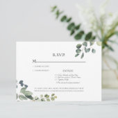 Elegante Grace Eucalyptus Sage Wedding RSVP Card (Stehend Vorderseite)