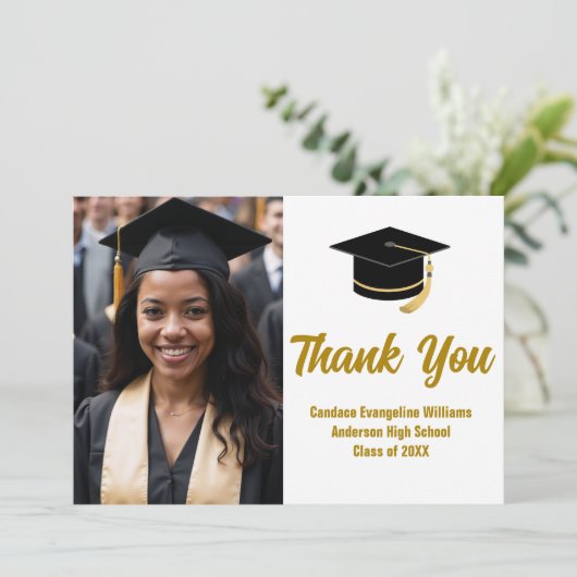 Elegante Graduate Foto Custom Gold Typografie Dankeskarte (Stehend Vorderseite)