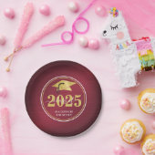 Elegante Graduation Cap Class Name Maroon Gold Pappteller (Party)