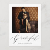 Elegante Grateful Script Foto Wedding Vielen Dank Postkarte (Vorderseite)