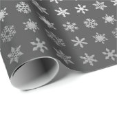 Elegante graue Schneeflocken gemustert Geschenkpapier (Rolleneckpunkt)