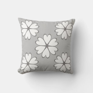 Elegante graue und weiße Herzblumen Kissen