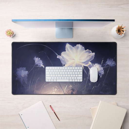 Elegante grüne Blätter auf weichem Beige Hintergru Schreibtischunterlage (Büro 1)