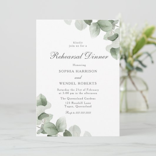 Elegante grüne Blätter Hochzeit Probe Dinner Einladung (Stehend Vorderseite)