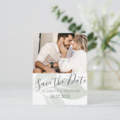 Elegante grüne Blattfarbe Save the Date Ankündigungspostkarte (Stehend Vorderseite)