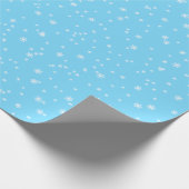 Elegante hellblaue Winterschneeflocken Geschenkpapier (Ecke)