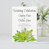 Elegante, helle grüne Blumen Hochzeit Einladung (Stehend Vorderseite)