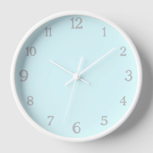 Elegante hellgraue Zahlen   Klassische Pastel Cyan Uhr