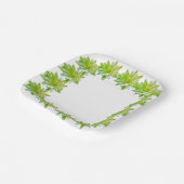 Elegante hellgrüne Blume mit Blumen Pappteller (Gewinkelt)