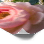 Elegante hellrosa Blume mit Perlen Poster (Ecke)
