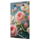 Elegante hellrosa Blush-Blumen mit Perlen Klemmbrett (Links)