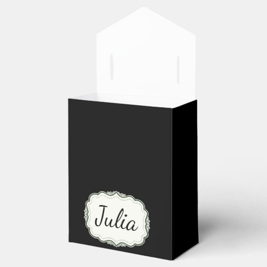 Elegante Herbst-Grüne Scalloped Schwarze Gefälligk Geschenkschachtel (Geöffnet)