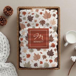 Elegante Herbstlaub-Monogramm Beige Sherpadecke