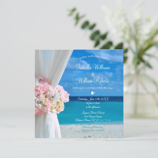 Elegante Hochzeit am Floral Ocean Beach Einladung (Stehend Vorderseite)