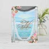 Elegante Hochzeit am Strand mit Vorhängen und rosa Einladung (Stehend Vorderseite)