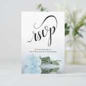 Elegante Hochzeit der Dusty Blue Rose RSVP Karte (Stehend Vorderseite)