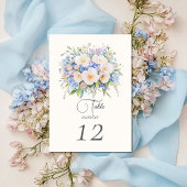 Elegante Hochzeit mit Blumen Tischnummer