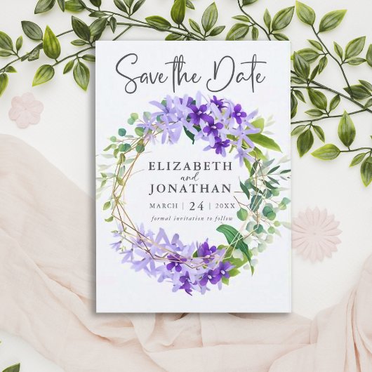 Elegante Hochzeit mit Lila goldgrünem Blumenkreide Save The Date