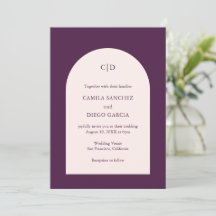 Elegante Hochzeit mit modernem violetten Torbogen