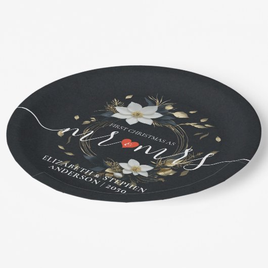 Elegante Hochzeit mit Schwarz-weißem und goldenem  Pappteller (Schrägansicht)