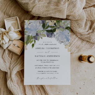 Elegante Hochzeit mit staubblauen Blumen Einladung