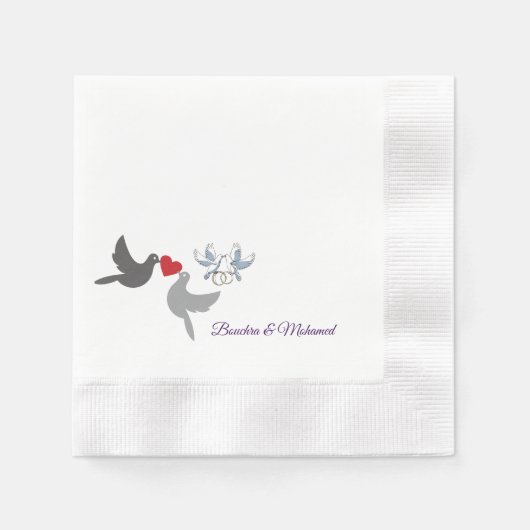 Elegante Hochzeit Napkin mit Liebe Doves and Rings Serviette (Vorderseite)