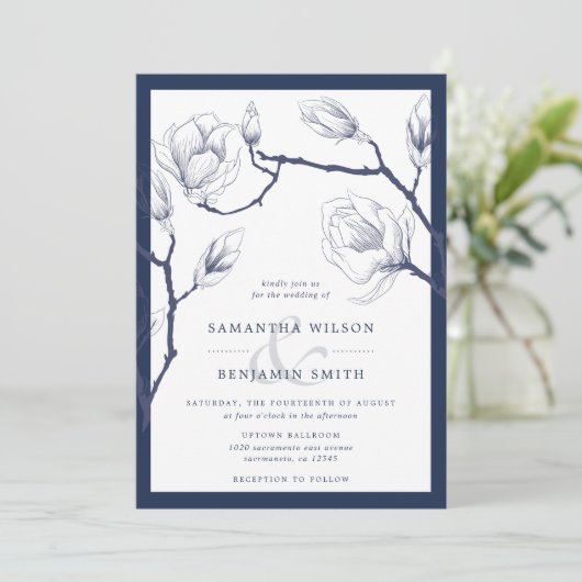 Elegante Hochzeit von Navy und White Floral Einladung (Stehend Vorderseite)