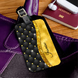Elegante Imitate Gold Glitzer Black Diamond Monogr Gepäckanhänger<br><div class="desc">Hübsche schicke und elegante mädchenhafte Imitate Gold Glitzer und Tuffted Black Diamond Design für den Trend-cleveren und kunstliebenden angesagten Trendsetter. Dieses stilvolle Design wäre ideal für Mädchen, die funkelnd Designs lieben. Zeigen Sie Ihren persönlichen Stil, sehen Sie modern, trendig und fühlen Sie sich stilvoll mit einem einzigartigen Design auf Ihrem...</div>
