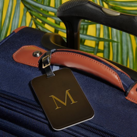 Elegante Imitate mit geprägtem Monogramm braun geb Gepäckanhänger (Vorderseite Insitu 1)
