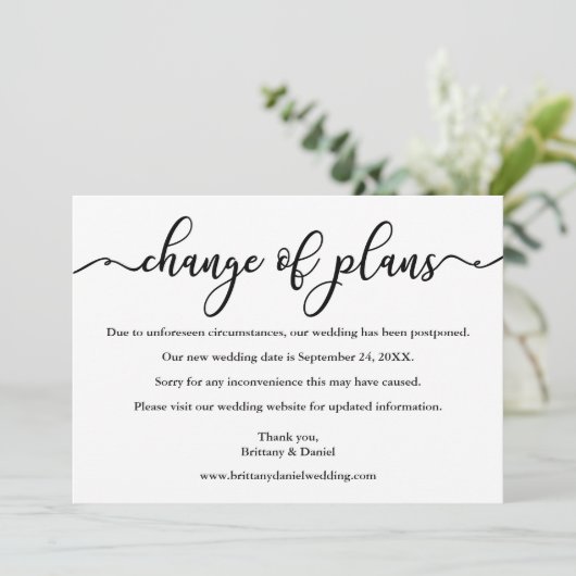 Elegante Kalligrafie Änderung von Plänen Neue Datu Save The Date (Stehend Vorderseite)