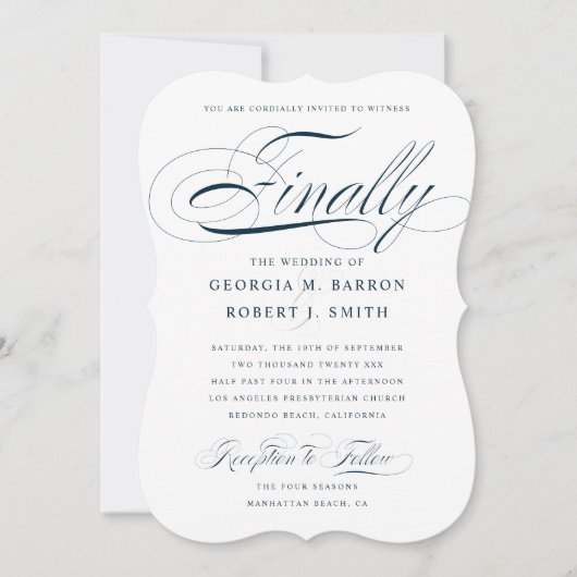 Elegante Kalligrafie Endlich Dunkle Navy Hochzeit Einladung (Vorderseite)