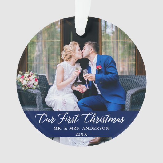 Elegante Kalligrafie Unser erstes Weihnachtsblau Ornament (Vorderseite)